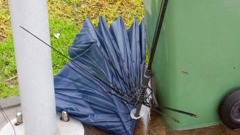 D�as de paraguas rotos en Galicia