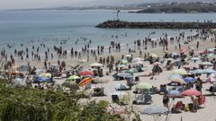 Playa de A Rapadoira, repleta en un d�a del pasado mes de julio