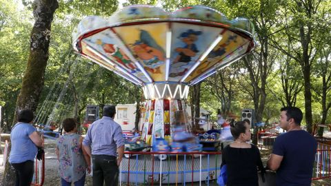 Atracciones instaladas hace aos en las fiestas de Parga