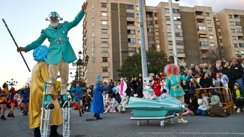 Desfile de comparsas del carnaval en Vigo.