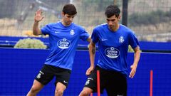Diego Villares, junto a Riki, en el entrenamiento del Deportivo de este mi�rcoles.