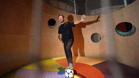 Exhibicin inmersiva 'Football City, Art United', Juan Mata