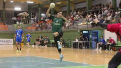 Momento del partido entre el Balonm�n Calvo Xiria y el Carballal