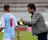 I�aki Alonso imparte consignas a Teles en San L�zaro. 