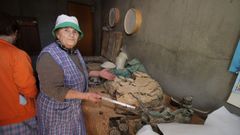 Carmen a da Boroa seguiu toda a vida coci�ando o pan ao estilo tradicional