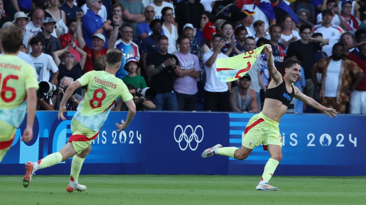 España doblega a Francia (3-5) en París y se cuelga el oro 32 años después