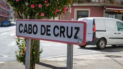 Letreiro coa designaci�n Cabo de Cruz, que agora pase a ser O Cabo da Cruz
