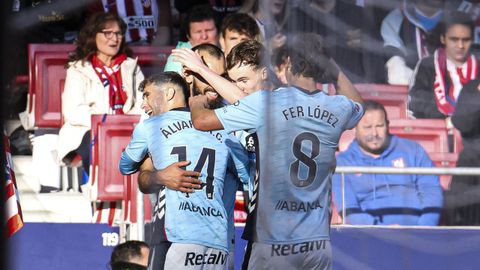 Los jugadores del Celta celebrando el gol de Borja Iglesias