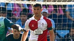 El central del Celta Carlos Dom�nguez, durante el partido frente al Alav�s del pasado domingo.