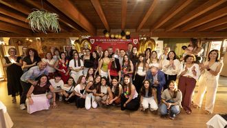 Medio centenar de personas (jugadoras, padres y representantes del club) en la Finca Aldeola.
