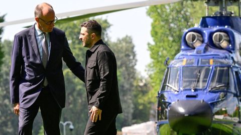 Zelenski viajó a Berlín para participar en la reunión virtual de los europeos con Trump.