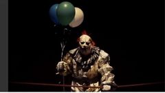 Gij�n Clown, el payaso de Gij�n, se divierte en el parque Isabel La Cat�lica