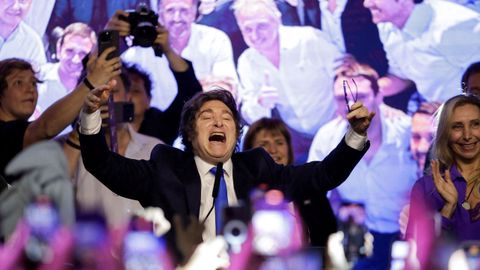 Javier Milei tras su victoria en las legislativas.