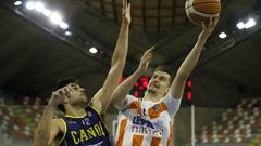 Chema Gil y Mirza Bulic son dos de los pocos jugadores que contin�an en ambas plantillas. 