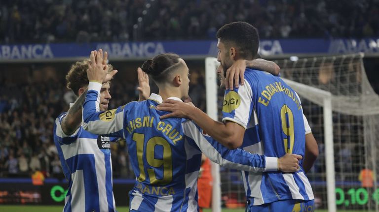 Los jugadores del Deportivo celebrando un gol en Riazor ante la Cultural Leonesa