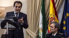 Jos� Antonio Nieto, a la izquierda, en una foto de archivo