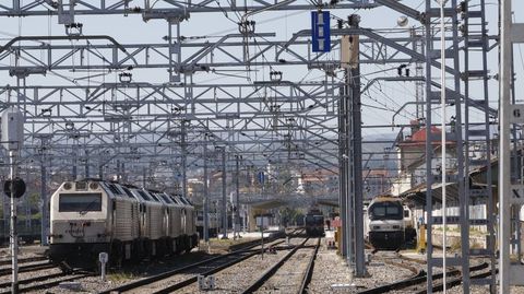 El único tramo electrificado de la vía de Ourense a Lugo llega hasta la estación de Monforte (en la foto)
