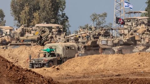 Tropas israel�es estacionadas cerca de la frontera con la Franja.