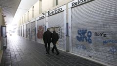 El TSXG ratifica la validez del desalojo de los comerciantes de la nave provisional, en la imagen, al entender que la concesi�n hab�a expirado.