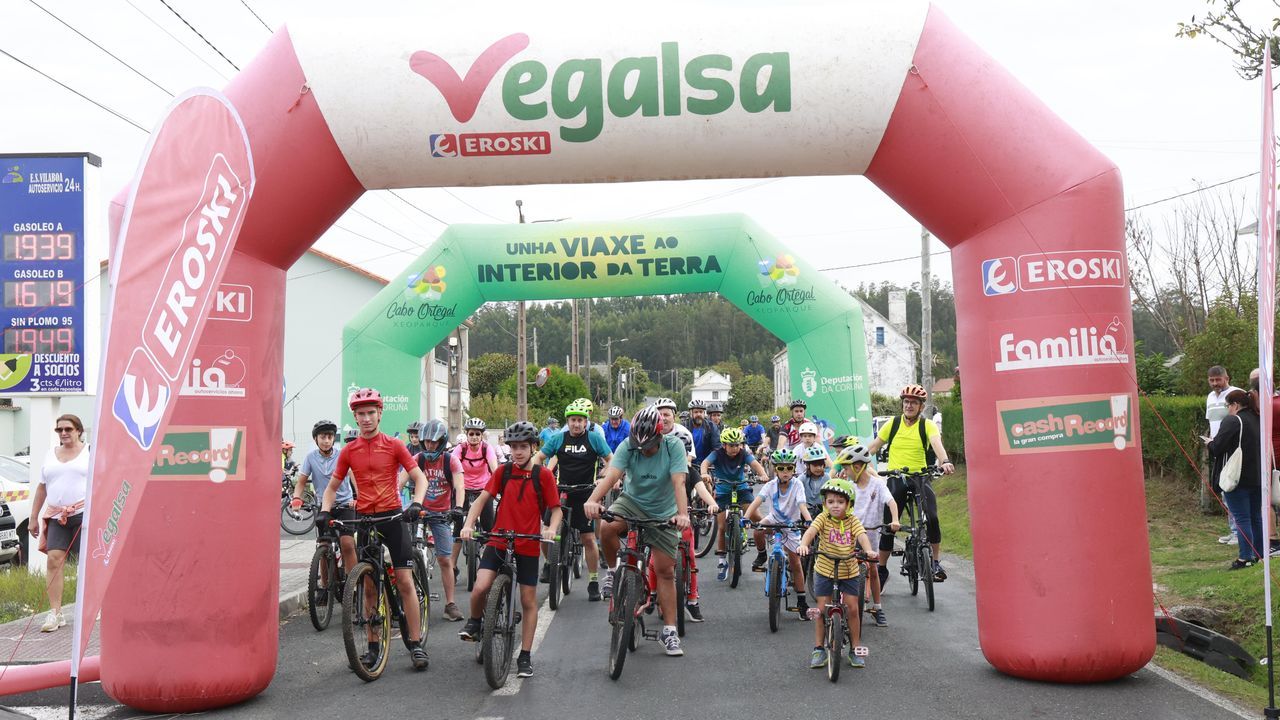 Valdoviño estrena el otoño a golpe de pedal con 250 ciclistas en ruta por el entorno de As Forcadas