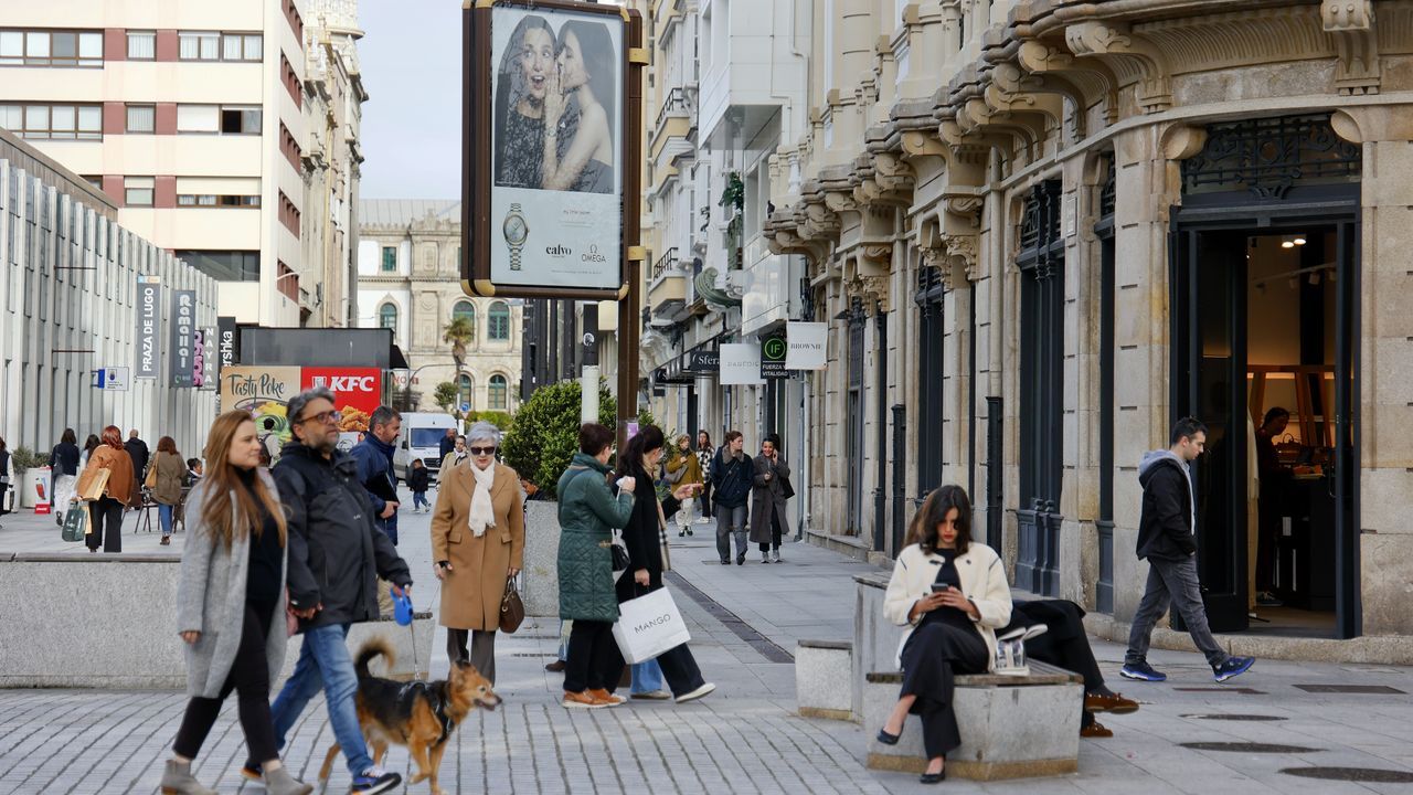 La plaza de Lugo de A Coruña consolida su tirón con sus locales ocupados: «Aquí no ves bajos que se reconviertan en viviendas»