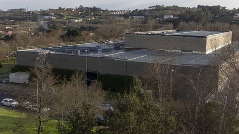 Las obras de la nueva cubierta para sustituir la que provocaba las filtraciones están ejecutándose