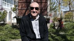 Jos� Carlos Mella, en su casa familiar en O Foxo, A Estrada. 