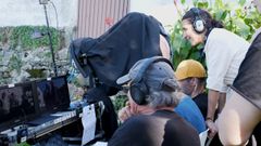 A directora de Voz Audiovisual, Fernanda Tabar�s, e o director de �Pensi�n incompleta�, Jes�s Font, seguen unha escena