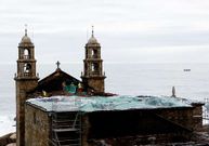 Colocacin de lonas para proteger el santuario de la lluvia, a inicios del pasado mes de enero.