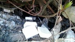 Hab�a aproximadamente unas sesenta pastillas en los cierres.