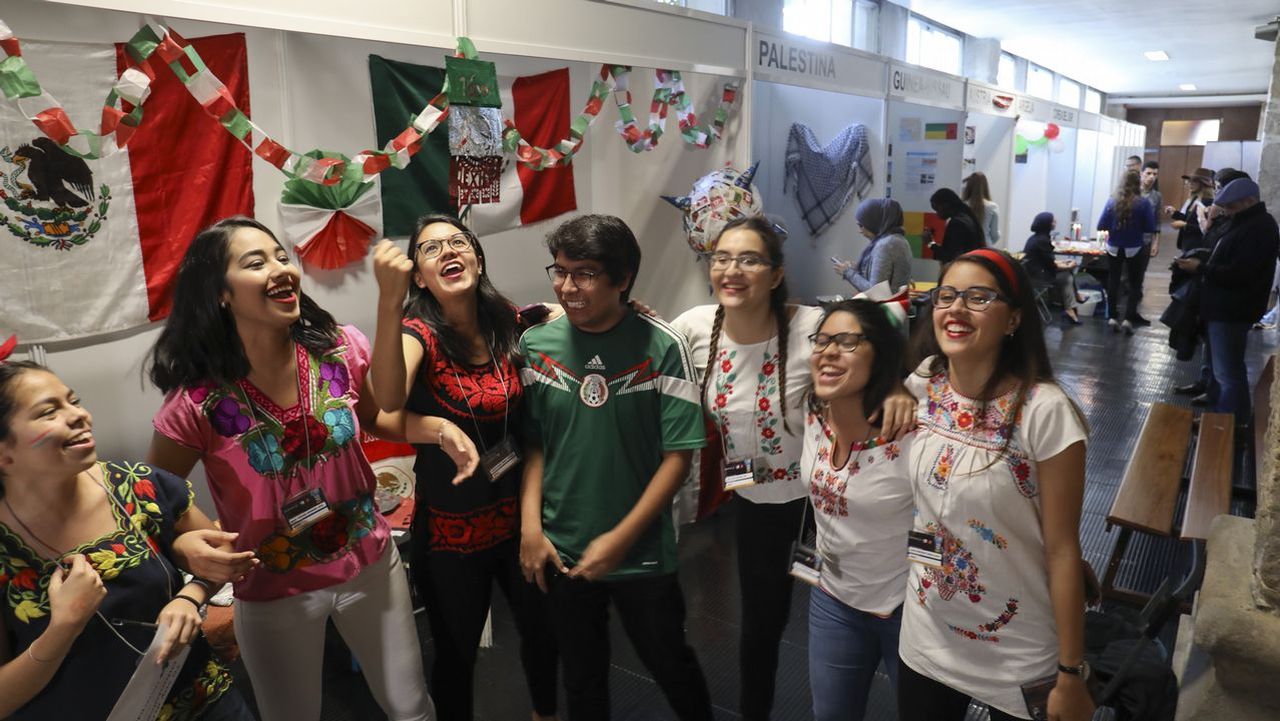 Los estudiantes extranjeros de la USC presumen de país en el ...