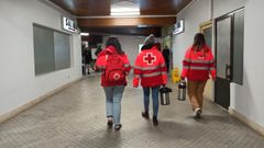 As atiende un equipo de Cruz Roja a las personas sin hogar en Lugo