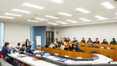 Alumnos de la UIE, en una clase en imagen de archivo
