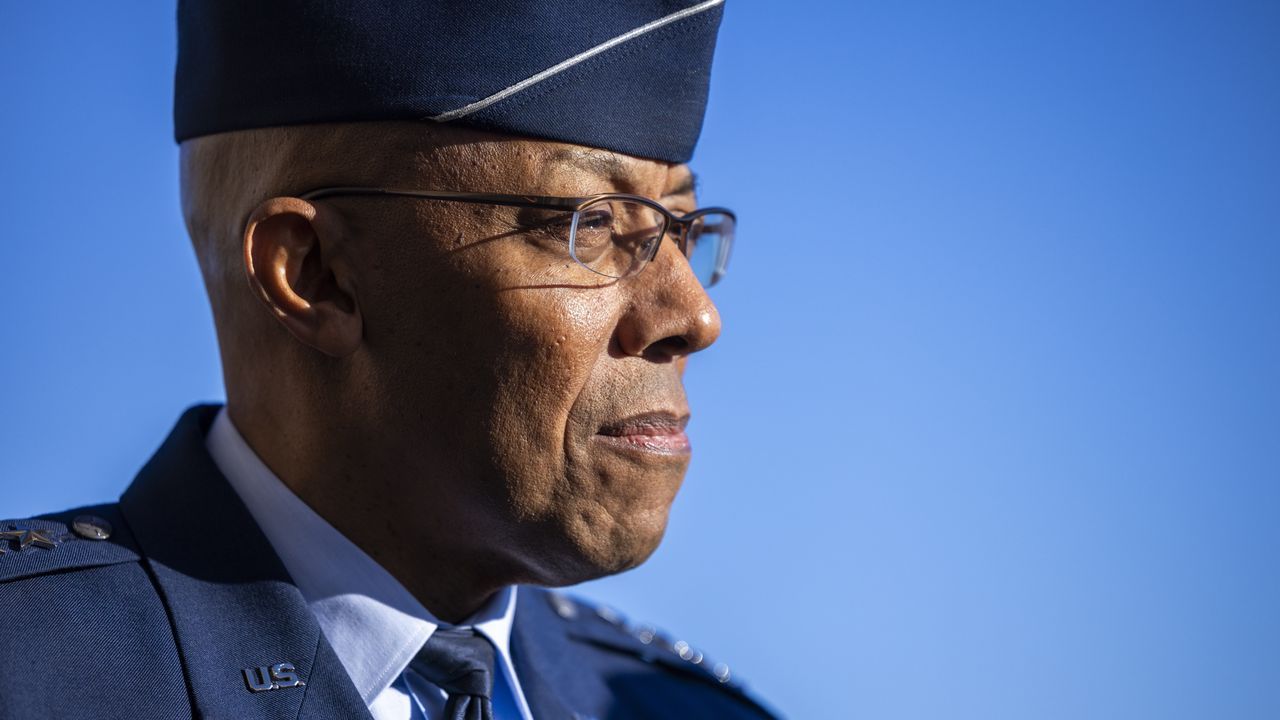 Trump destituye al jefe del Estado Mayor Conjunto de Estados Unidos y purga el Pentágono