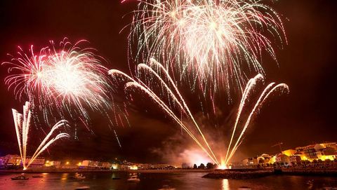 Fuegos artificiales en Cee