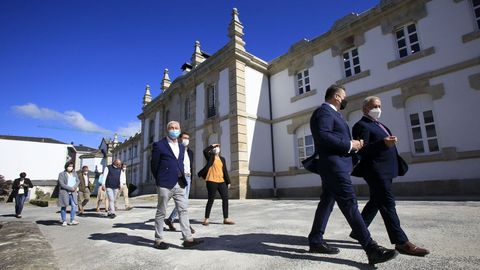 Visita del presidente de la Diputacin de Lugo a la reforma del Fogar de Santa Mara