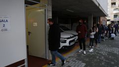 El punto para hacerse PCR gratis de Pontevedra registr� largas colas el s�bado por la tarde