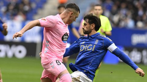 David Costas y Ferran Jutgl�, durante el Oviedo-Celta.
