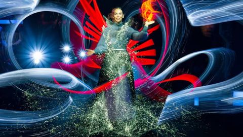 Cristina Pedroche vestida por el asturiano�Frodo DKL