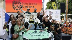 Javier Pardo y�David de la Puente celebrando su victoria en el 58�. Rali de Ourense