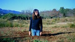 La artista Fina Miralles en una de sus  performance .