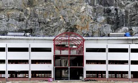 En la fotograf�a, de archivo, vista del edificio de la C�mara en Caneli�as.