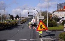 <span lang= es-es >Plaza de Espa�a. </span>En San Caetano, en la rotonda de la gasolinera. Controlar� a los que circulan hacia Meixonfr�o.  