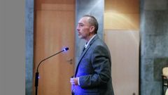 El ex director general de la Fundación Niemeyer, Natalio Grueso (i), durante el juicio que se celebra a partir de este lunes por las presuntas irregularidades cometidas al frente del complejo cultural de Avilés relacionadas con la emisión de facturas falsas o manipuladas y por las que la Fiscalía pide once años de prisión.