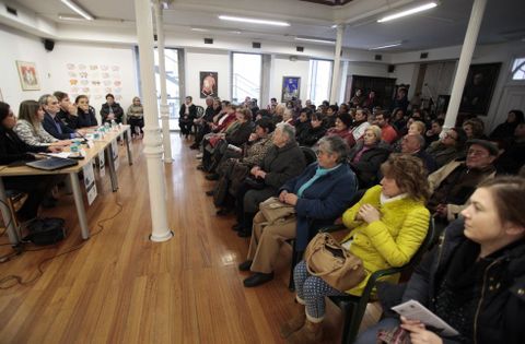 Paz P�rez y Pilar L�pez presentaron el proyecto en el Museo junto con miembros de Afapo. 