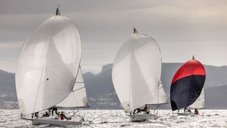 La flota de la clase J80, compitiendo en Sanxenxo.