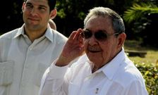 Ra�l Castro bromea: �Voy a cumplir 82 a�os, tengo derecho a retirarme. �No lo creen?�.