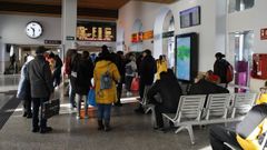 Pasajeros en la estaci�n de Santiago