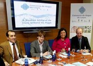 Los alcaldes arroparon ayer la presentaci�n del plan.