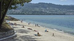 Playa de Cabeceira, en Poio, uno de los arenales de bandera azul de este a�o en la r�a